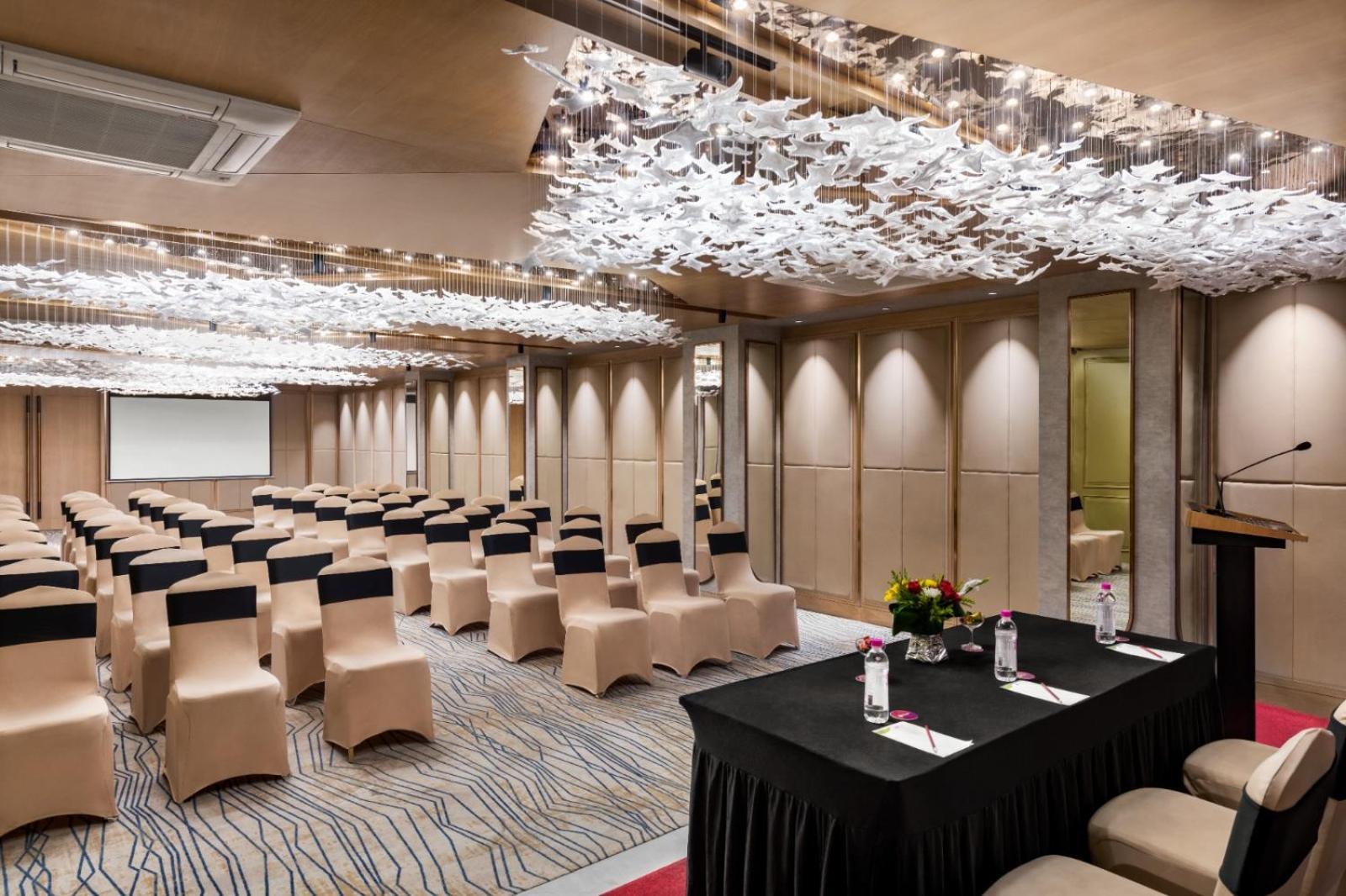 Ramada Encore By Wyndham Siliguri Sevoke Road Exterior foto